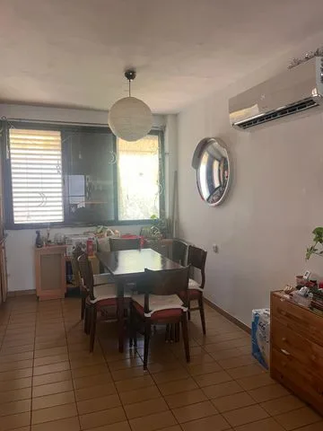 פינת אוכל מרווחת וממוזגת